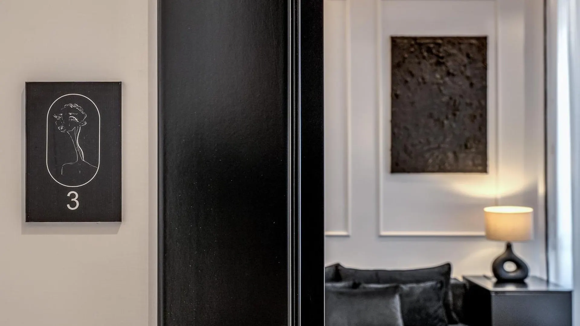 Artpartment Hotel Naples 0*,  Italy