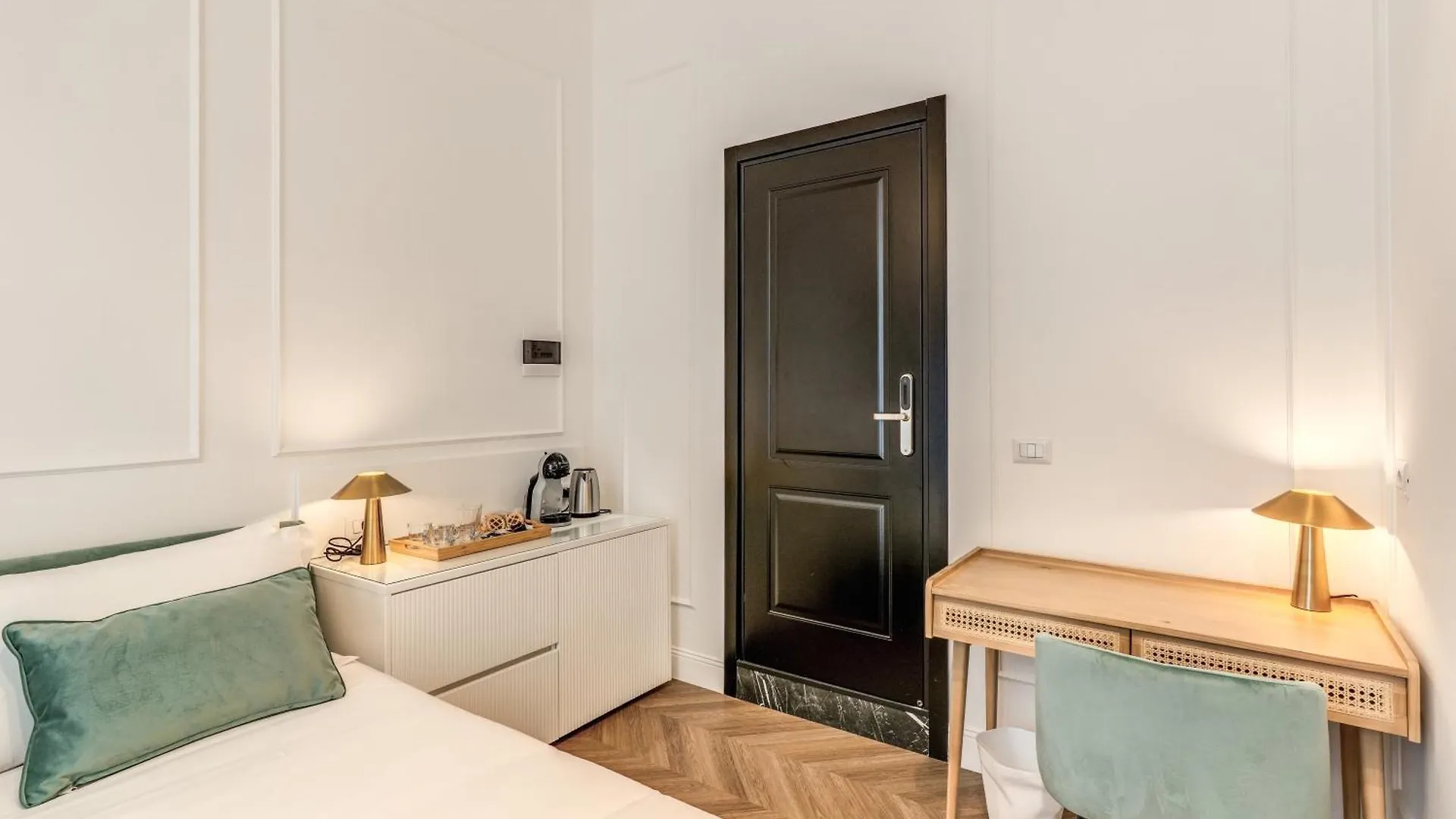 Artpartment Hotel Naples Italy