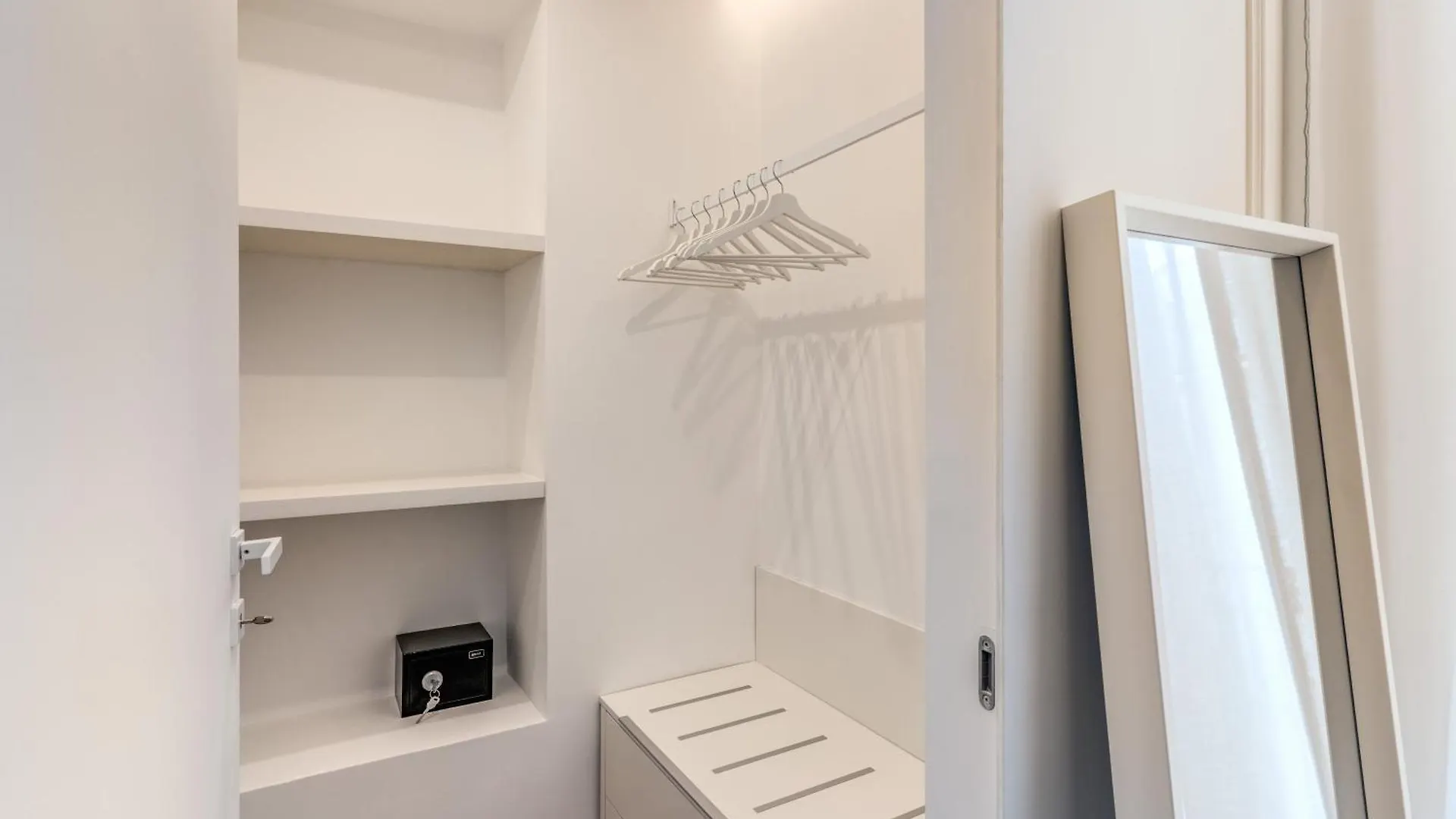 Guest house Artpartment Hotel Naples Italy